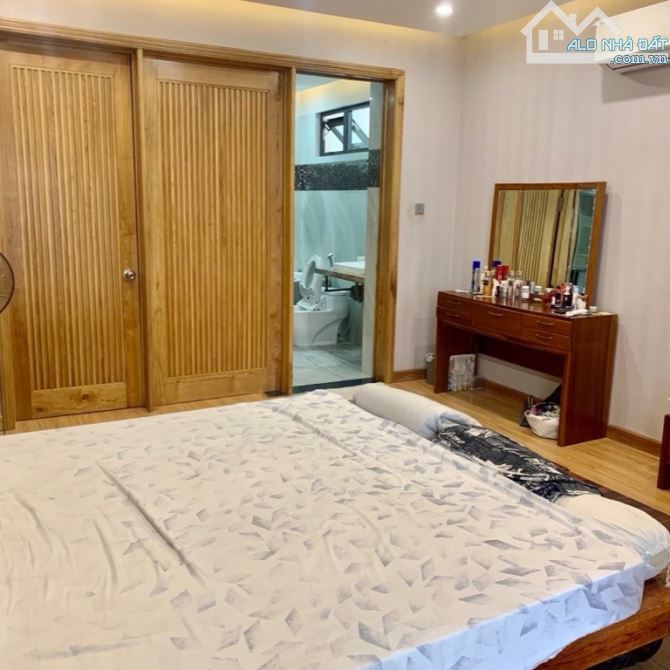 Biệt thự 3 tầng có sân vườn TT Hải Châu, Đà Nẵng - Gần Shophouse Pavillon, trường Skyline - 4
