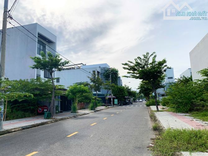 Bán lô góc 2 mặt tiền 140m2 Đặng Văn Chung NAM HÒA XUÂN gần cầu Trung Lương - 4