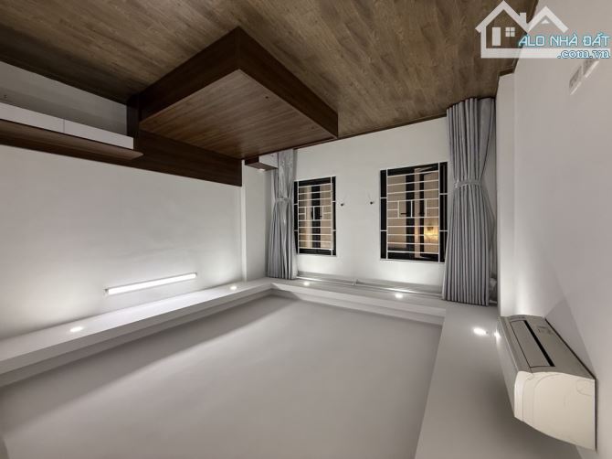 💥HƠN 5 TỶ BÁN NHÀ MỚI ĐẸP THẠCH BÀN -LONG BIÊN- FULL NỘI THẤT - Ô TÔ TRÁNH 10M - 4