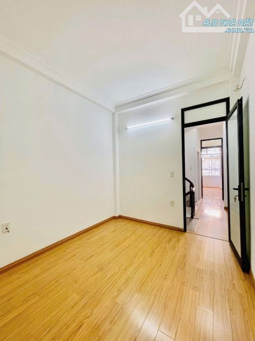Bán Gấp nhà Đại Từ, lô góc 2 thoáng, 40m2, 5 phòng ngủ, full nội thất - 4