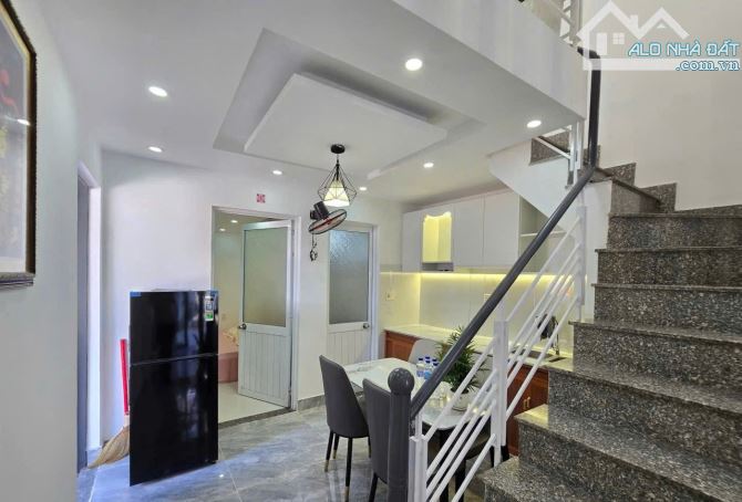 📌📌📌LÀM VIỆC TRỰC TIẾP GIÁ TỐT !!! Bán nhà 2 tầng 2 mặt kiệt oto 500/ Tôn Đản - 4