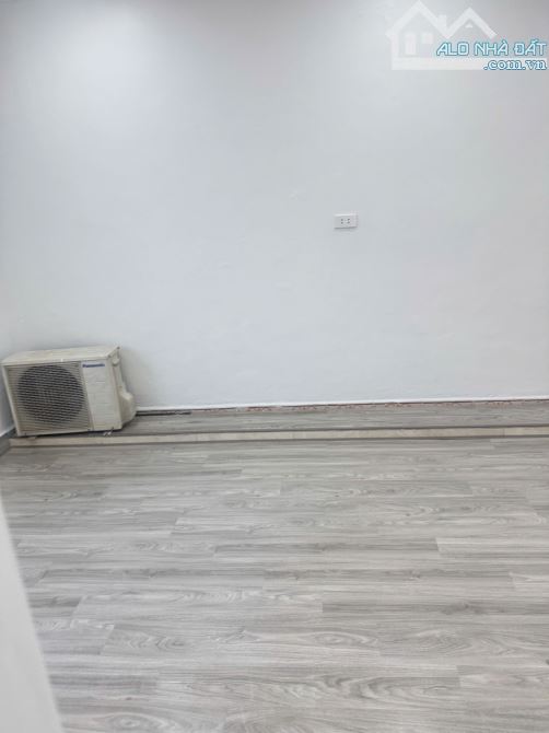 Cho thuê nhà phố Hàng Đậu, Đồng Xuân, Hoàn Kiếm. DT 26m x 3 tầng, giá 7tr - 4