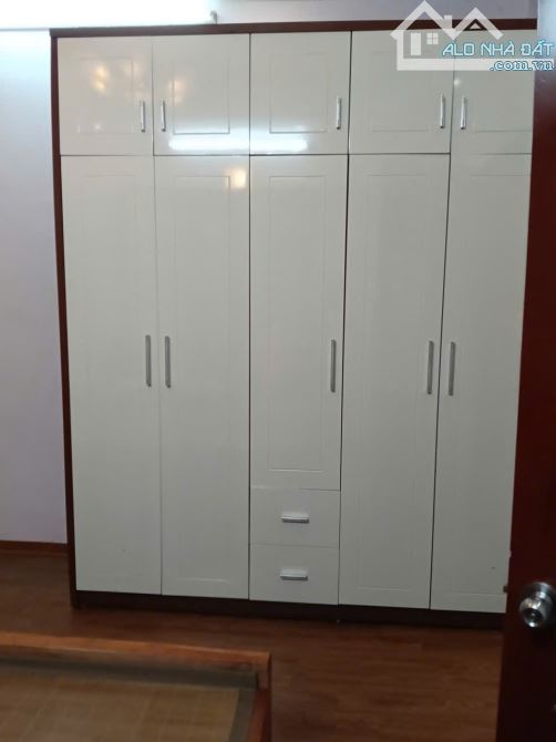 Cho thuê nhà nguyên căn 108 Đông Thiên, Vĩnh Hưng, Hoàng Mai. DT 30m x 5 tầng, giá 10.5tr - 4