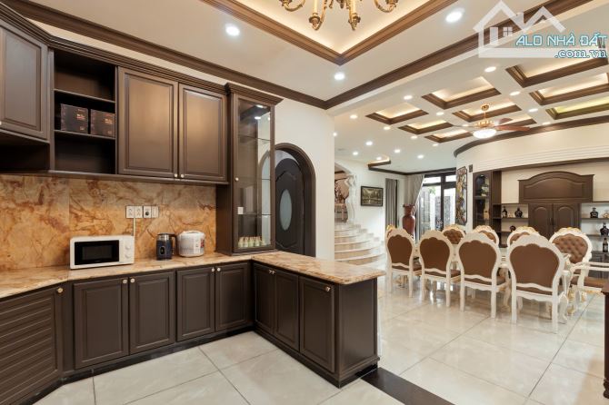 Cho thuê Lâu Đài 3 MT đường Thân Văn Nhiếp, 10PN, full nội thất, giá 9.000$ - 5