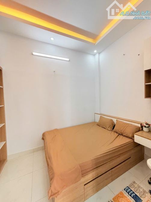 Nhà mới, hẻm ô tô Trần Thánh Tông thông Cống Lở, 4.35 tỷ - 5
