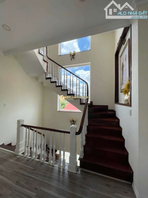 VILLA 288.6M² (NGANG 12M) – 4 TẦNG, 5 PHÒNG – SỔ RIÊNG – HƯỚNG TÂY BẮC – GIÁ 32.5 TỶ - 5
