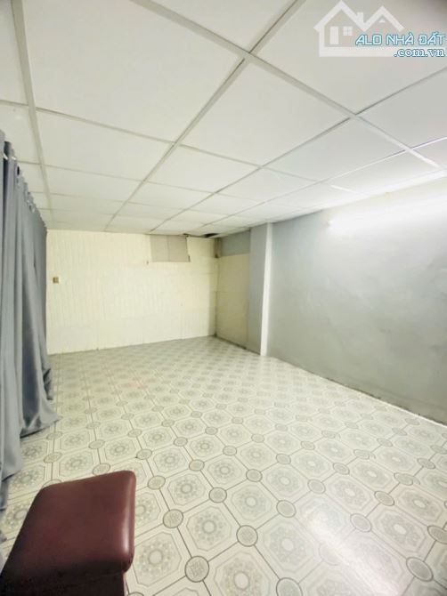 SÁT CHỢ BÀ CHIỂU LÊ QUANG ĐỊNH CÁCH MẶT TIỀN 30m  NGANG 4.8 NỞ HẬU HỂM 3 m - 5