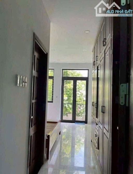 Cho thuê nhà 3 tầng kiệt oto tải NGUYỄN CHÍ THANH - Hải Châu gần Quang Trung. Giá 12 triệu - 5
