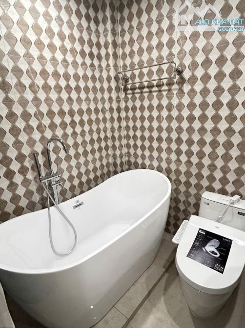 NHÀ KHU VỰC TRUNG TÂM CẦU GIẤY THÔNG RA CÁC CON PHỐ TO CỦA QUẬN 62m2 - 5