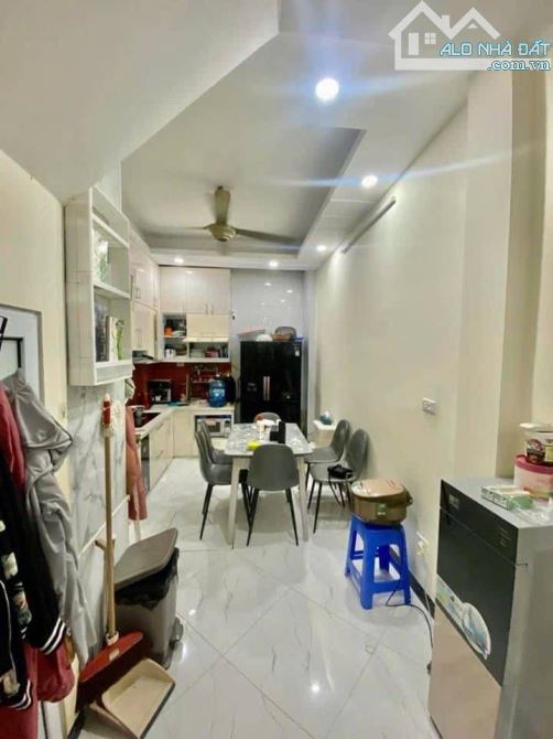 (Hiếm) Lĩnh Nam 41m2, 4 Tầng, Phân Lô Oto Tránh, Đỗ Cửa, 4 Ngủ, Chính Chủ Mót Bán 7 Tỷ - 5