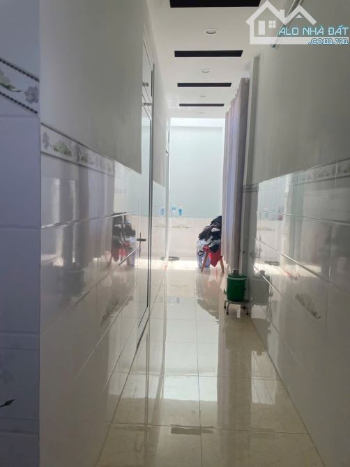 💝BÁN NHÀ 3 TẦNG, VĨNH HÒA CŨ.BẮC NHA TRANG.Giá 3,4ty đườg 4,3m oto đâu trước nhà ngag 5m - 5