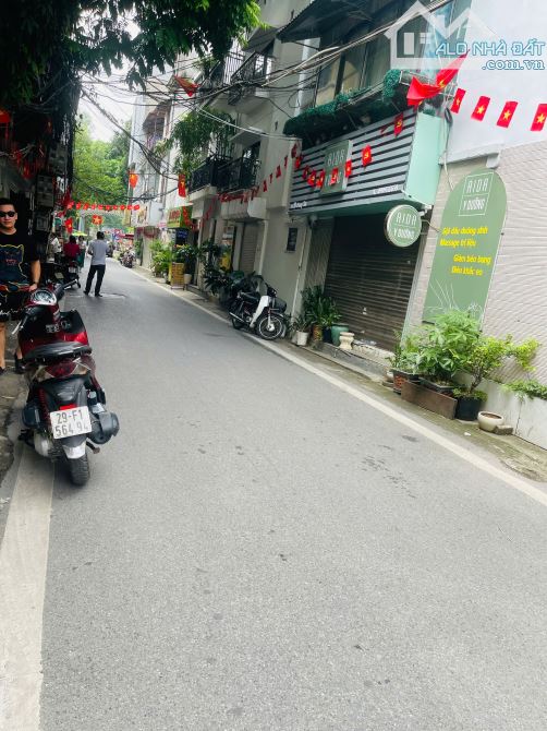 BIỆT THỰ CỔ LÔ GÓC - PHỐ VIP ĐẶNG TẤT, KINH DOANH ĐỈNH, 5P RA LĂNG BÁC, 2P LÊN HỒ TÂY - 5