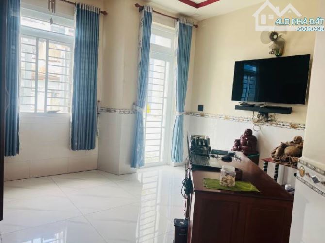Bán nhà hẻm 6m, ngay Tân Kỳ Tân Quý, Tân Phú, cách Aeon 500m, 4 tầng, DT: 4,6x14, giá: 7,x - 5
