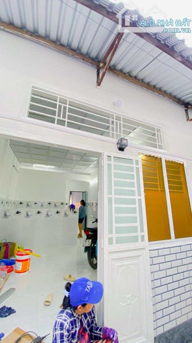 Cho thuê nhà 40 m2 hẻm 50 Trần Hoàng Na mới sửa 3,2 triệu - 5