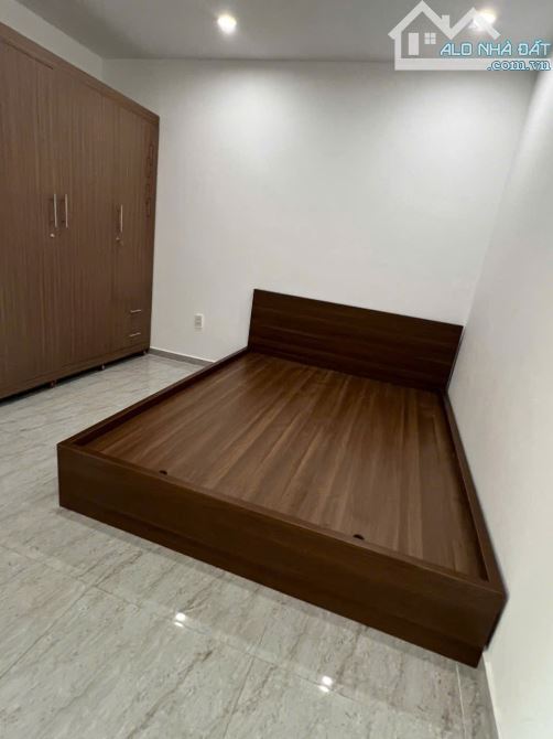 Bán nhà mới 1 trệt 3 lầu hẻm oto Trương Công Định, p8 - 5