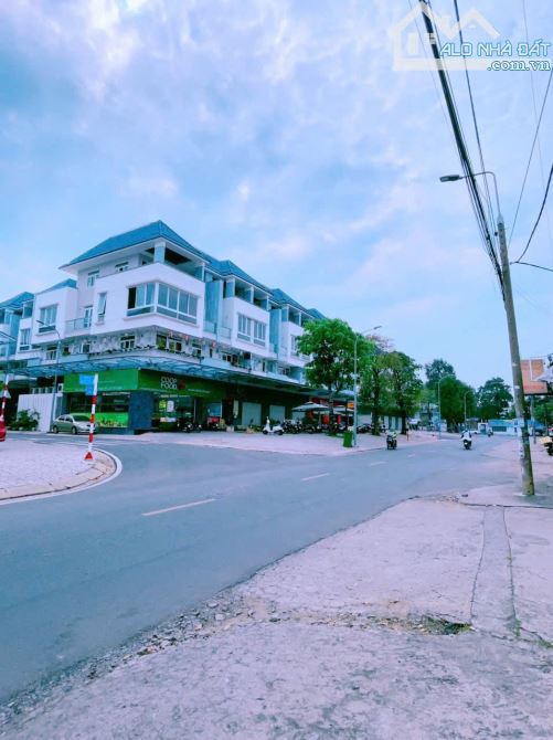 NHÀ PHỐ ĐẸP  - NẰM GẦN - VĂN HOA ViLLAS - 5