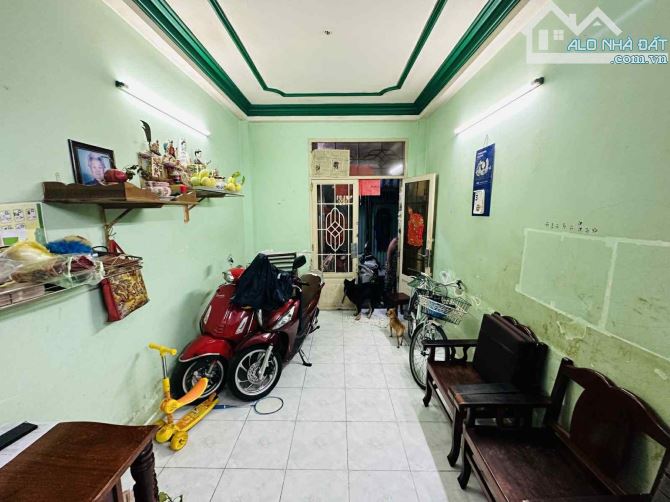Quận 10,Nguyễn Chí Thanh,4 tầng,dt:3mx12,5m,giá:5,5 tỷ - 5