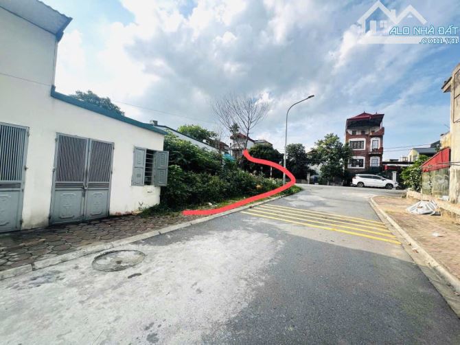 LÔ GÓC HOA HẬU, Đẹp nhất Cổ Bi, 109M – 20M Tiền – Chỉ 15 tỷ, Vỉa hè Rộng, 3 ô tô tránh - 5