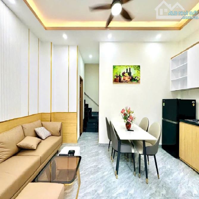 Nhà mới Cách Mạng Tháng Tám - QUẬN TÂN BÌNH - 5.5 x 8 m Vuông - 2 Tầng - 5.38 tỷ - 5