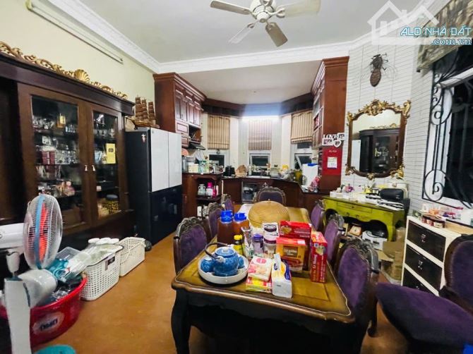200m2 - ngang 6.7 - hẻm 6m - shr - ngay vincom lê văn việt - chỉ 16 tỷ - 5