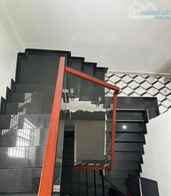 BÁN NHÀ 3 TẦNG TRƯỜNG CHINH  - GIÁP TÂN PHÚ - SỔ VUÔNG NỞ HẬU - GẦN 45m2 - NHỈNH 6 TỶ - 6