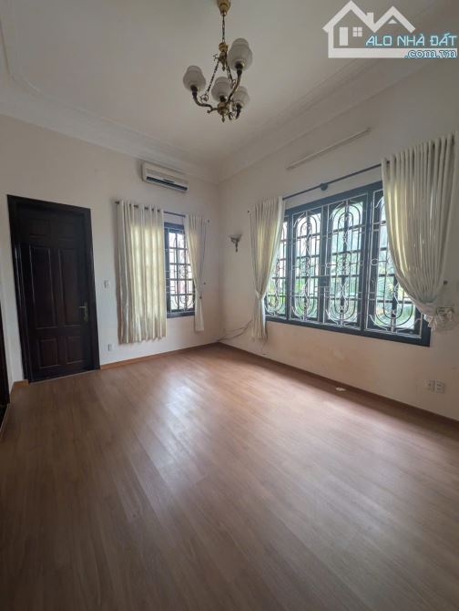 Siêu Phẩm Bán Biệt Thử Rẻ Nhất Khu Nguyễn Văn Hưởng Q.2 - 16x26m - 4 tầng - giá chỉ 87 tỷ. - 6