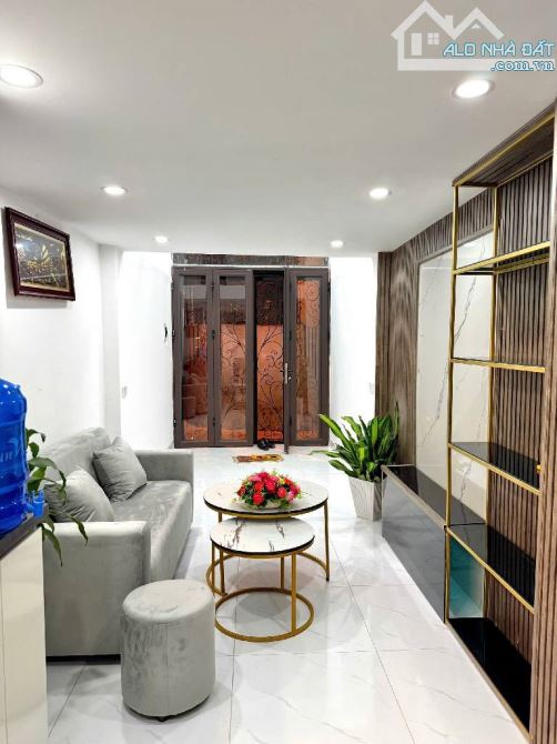 NHỈNH 5TỶ-NHÀ ĐẸP-TRƯƠNG DỊNH-DÂN XÂY-LÔ GÓC-NGÕ NÔNG GẦN PHỐ-3 GÁC PHI 4NGỦ ĐỦ CÔNG NĂNG - 6