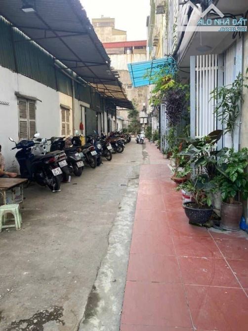 (Hiếm) Lĩnh Nam 41m2, 4 Tầng, Phân Lô Oto Tránh, Đỗ Cửa, 4 Ngủ, Chính Chủ Mót Bán 7 Tỷ - 6