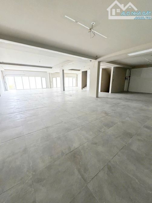 CHO THUÊ 2 CĂN SHOPHOUSE NGUYỄN CƠ THẠCH – SALA  Vị trí đắc địa  Diện tích : 14.2m x 24m - 6
