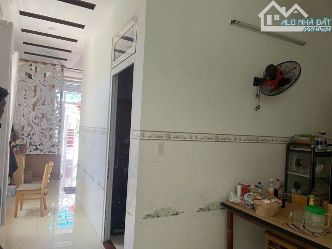💝BÁN NHÀ 3 TẦNG, VĨNH HÒA CŨ.BẮC NHA TRANG.Giá 3,4ty đườg 4,3m oto đâu trước nhà ngag 5m - 6