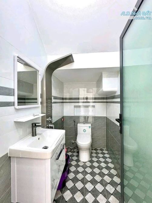 Bán gấp căn Trần Huy Liệu, Phú Nhuận. Giá: 3 tỷ 520tr/ 68m2, sổ hồng riêng - 6