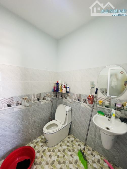 NHÀ 3 TẦNG TRẦN THỊ HÈ Q12 - DT65m2 HẺM OTO TẢI GIÁ 5T4 - 6