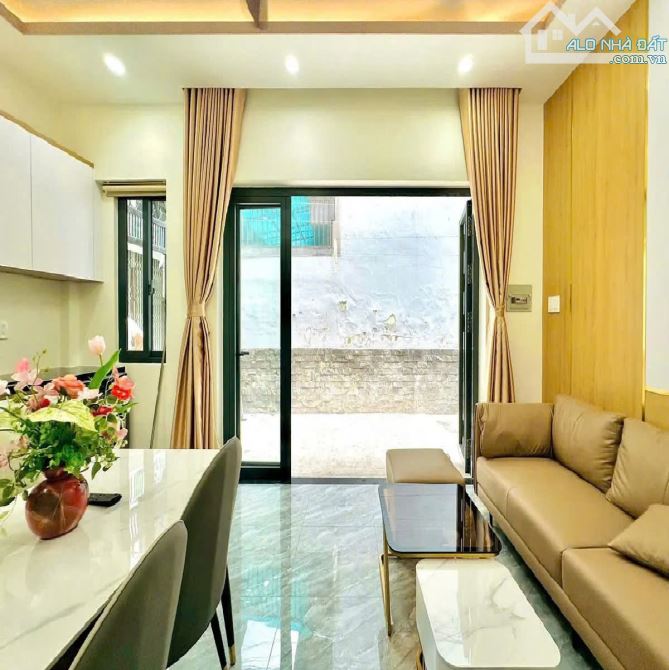 Nhà mới Cách Mạng Tháng Tám - QUẬN TÂN BÌNH - 5.5 x 8 m Vuông - 2 Tầng - 5.38 tỷ - 6