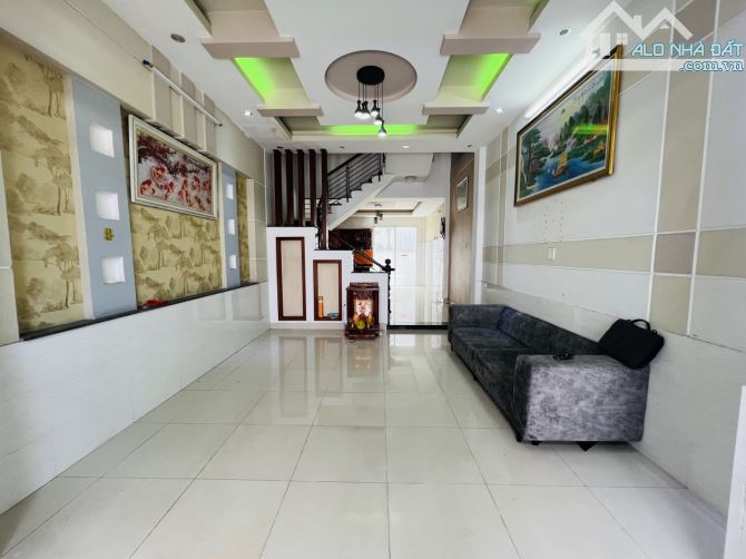 Huỳnh Văn Nghệ - Gò Vấp - 68m2 - 4 Tầng - 4PN - 6.9 tỷ - Hẻm 6m - Hoàn công - SHR - 6