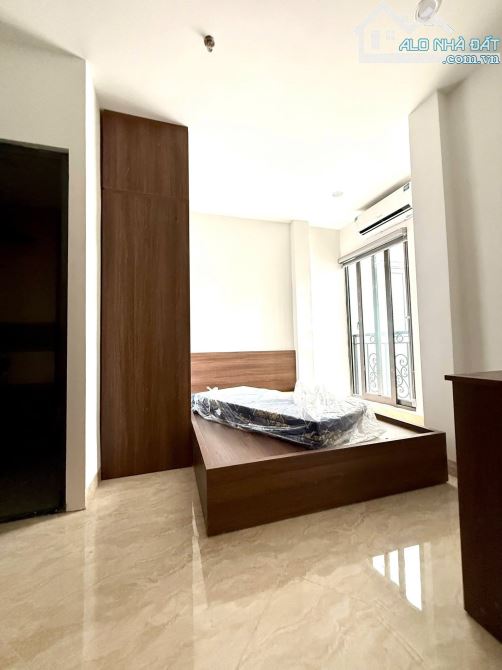 CẦN BÁN CCMN NGÕ 178 CHỢ KHÂM THIÊN - DT 42M2 - 6 TẦNG - MT 4M - GIÁ 10.98 TỶ - 6