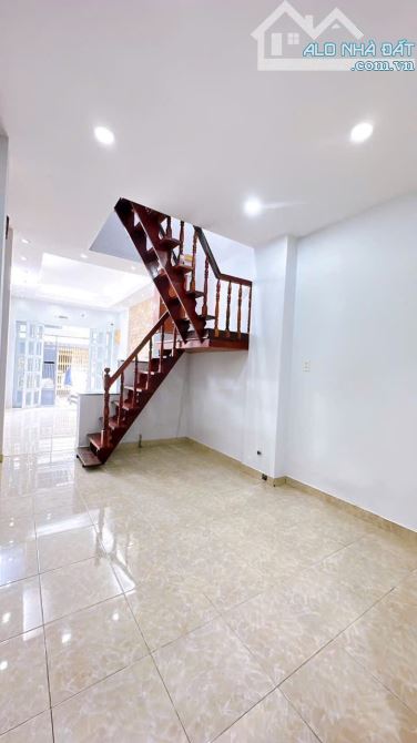 BÁN NHÀ KHU NGUYỄN HỮU HÀO QUẬN 4 DT 3,5*13,5 GIÁ 4TỈ 350 GIÁP Q1 - 6