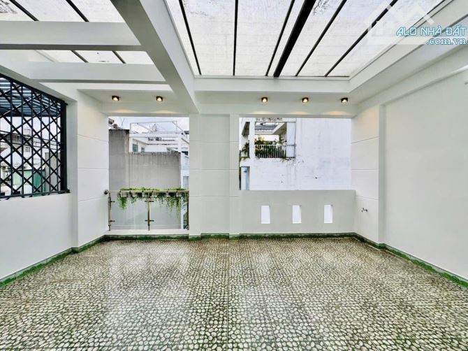 Căn nhà đẹp 61.5m2 ngay Dương Quảng Hàm, Gò Vấp. Giá: 3 Tỷ 090, có SHR, hẻm ô tô 5m - 6