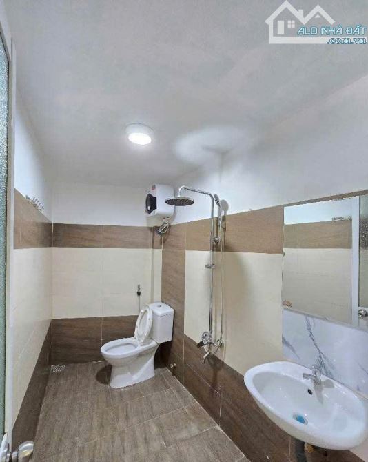 📌📌📌LÀM VIỆC TRỰC TIẾP GIÁ TỐT !!! Bán nhà 2 tầng 2 mặt kiệt oto 500/ Tôn Đản - 6