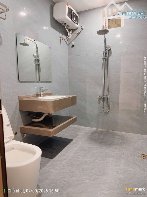 NHÀ ĐỘC LẬP Tại  QUÁN NAM Ô TÔ ĐỖ NGÀY ĐÊM TRƯỚC CỬA. DUY NHẤT - Diện tích: 67mx 4.5 tầng - 7