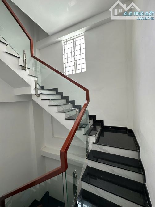 BÁN NHÀ 3 TẦNG TRƯỜNG CHINH  - GIÁP TÂN PHÚ - SỔ VUÔNG NỞ HẬU - GẦN 45m2 - NHỈNH 6 TỶ - 7