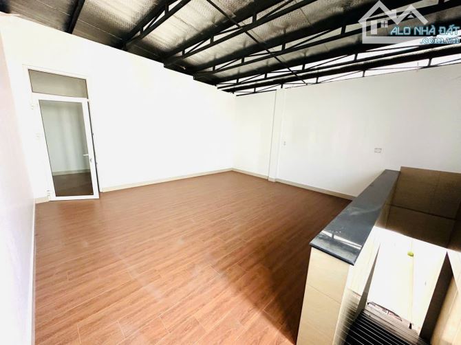 Cần bán nhà mặt tiền Khu Phố Nhị Đồng 1, Tp. Dĩ An, DT 240m2, giá 22 tỷ - 7