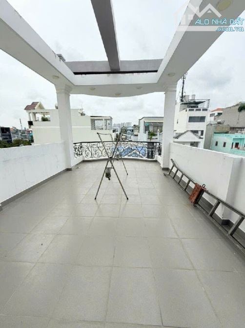 Nhà 4 tầng mặt tiền nhựa 8m, Gò ô môi, Quận 7. DT 80m2, gara ô tô. Nhỉnh 11 tỷ - 7