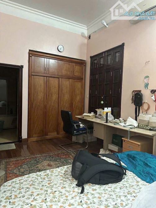 Oto tránh đỗ, mặt ngõ to Trần Quốc Hoàn, vỉa hè, tự xây 90m2 sổ x mtiền 8.4m. Giá 46 tỷ - 7