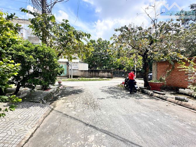 14.7 TỶ- HẠ GIÁ BÁN , LÔ ĐẤT GÓC 2MT ĐƯỜNG SỐ 6, khu bên sông , hiệp bình chánh ,thủ đức - 7