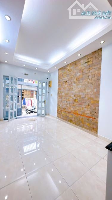 BÁN NHÀ KHU NGUYỄN HỮU HÀO QUẬN 4 DT 3,5*13,5 GIÁ 4TỈ 350 GIÁP Q1 - 7