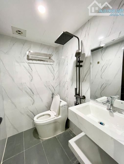Bán tòa nhà CCMN Cầu Giấy thông Nguyễn Khang, thang máy, ô tô đỗ cửa - 7