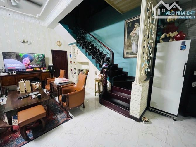 200m2 - ngang 6.7 - hẻm 6m - shr - ngay vincom lê văn việt - chỉ 16 tỷ - 7