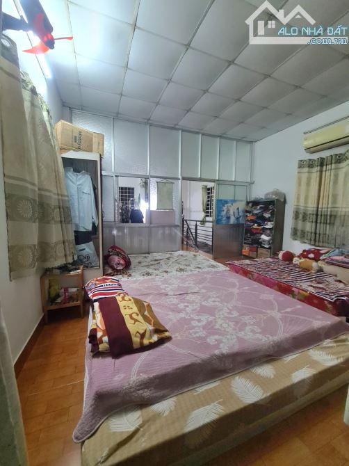 CHỦ GẤP BÁN GIÁ CHỈ CÒN 5.2 TỶ - 6X13.5M- HẺM 4M THÔNG - SÁT MẶT TIỀN - 8