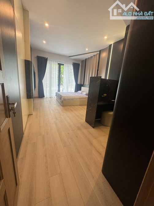 🔥 Nhà 3 tầng MT đường Trưng Nữ Vương , đoạn 2 chiều Hải Châu  Diện tích : 94 m2  - - 8