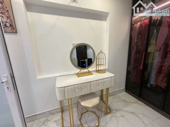 💥BÁN NHÀ 3 TẦNG VÀO Ở NGAY TRUNG TÂM PHỐ HỒNG KÔNG CHỢ HOÀ KHÁNH. DT 117m2. CHỈ 7.5 tỷ - 8